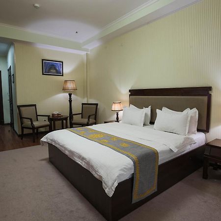 Hotel Zargaron Plaza Buchara Exterior foto