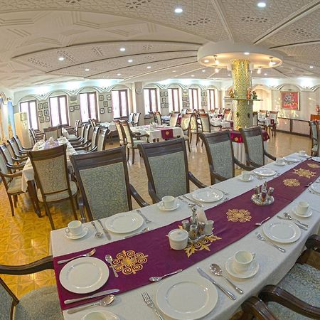 Hotel Zargaron Plaza Buchara Exterior foto