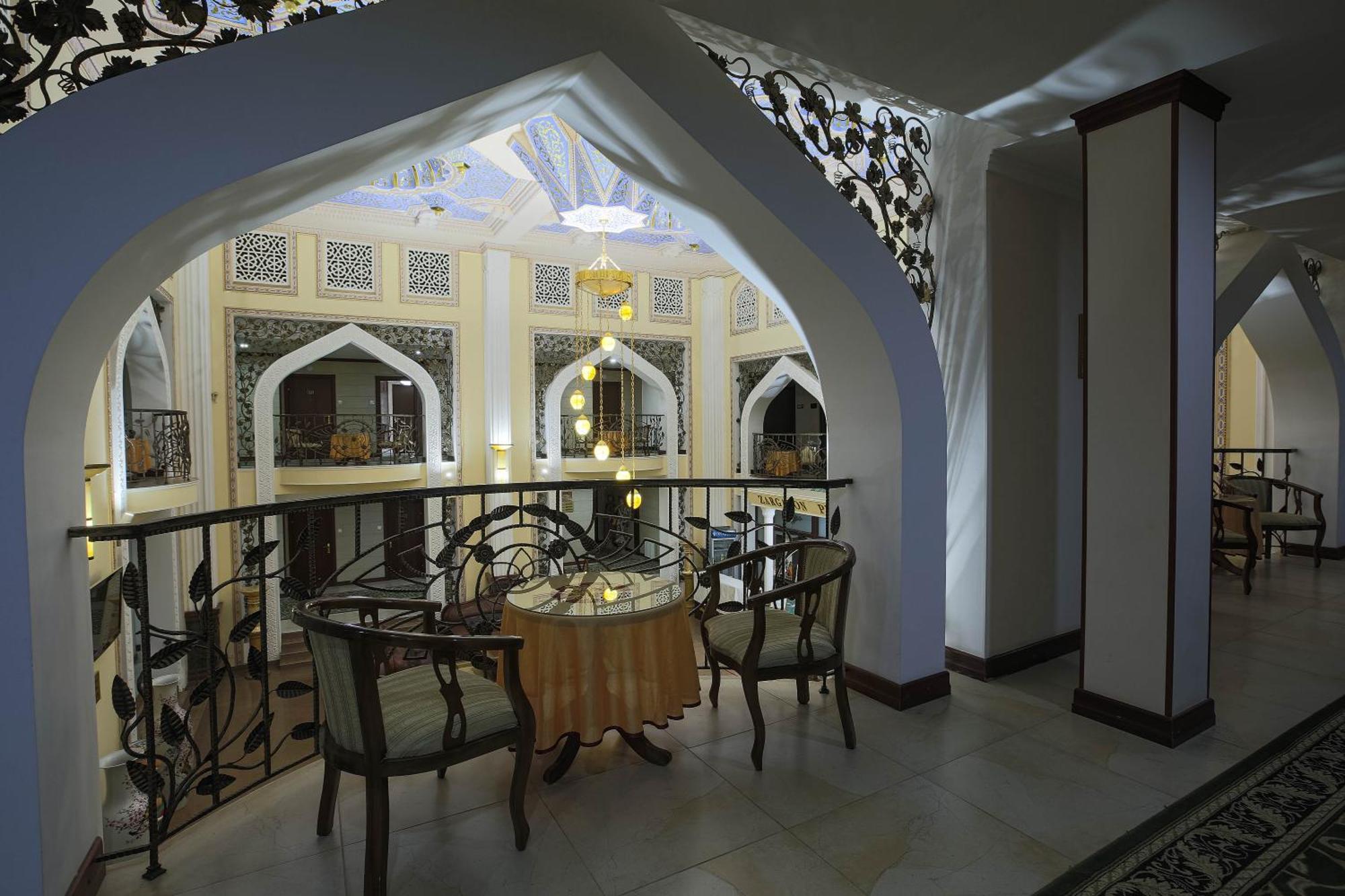 Hotel Zargaron Plaza Buchara Exterior foto