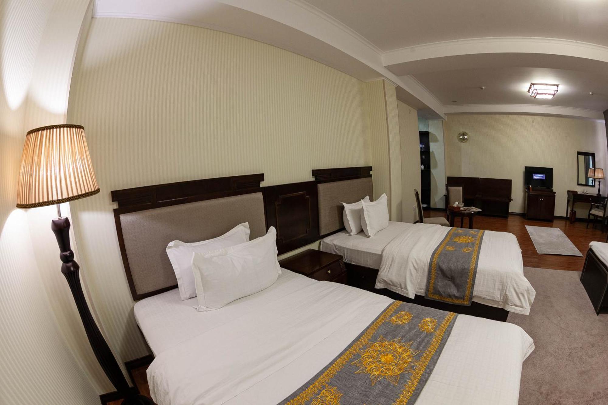 Hotel Zargaron Plaza Buchara Exterior foto